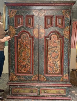 Armoire polychrome XVII° Siècle