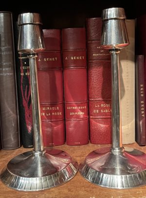 Paire de chandeliers en argent de Baguès