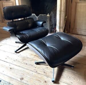 Fauteuil et ottoman Charles Eames