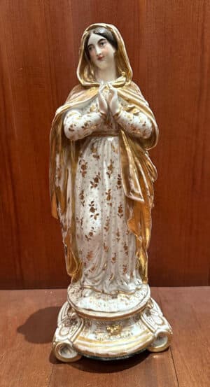 Grande Vierge en porcelaine de Paris